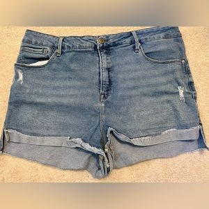 Good American denim shorts